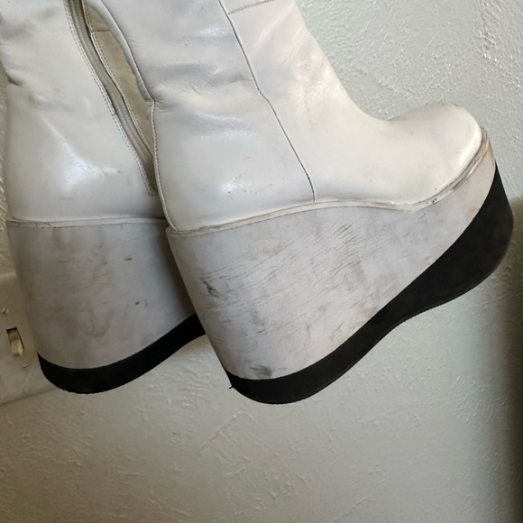Unif All Leather Yum Boots White Sz 8 - Picture 2 of 4